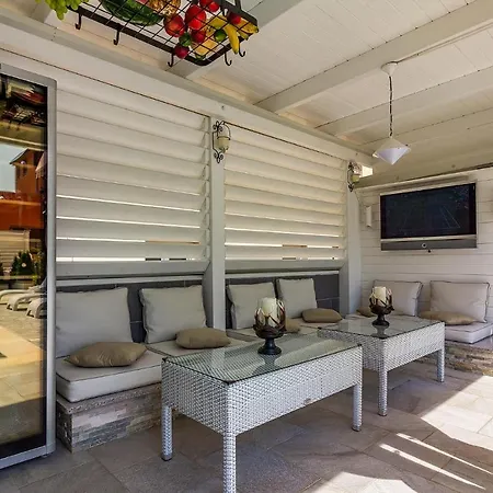 Gorgeous In With Kitchen * Pola